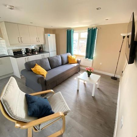 Stunning 1 Bedroom Flat In Wood Green London Exterior photo